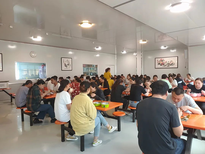 悠悠粽香飄幸福，濃情端午暖人心